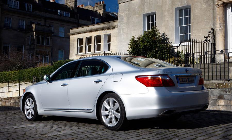 Lexus LS600h 2010 года  (фото 6 из 18)